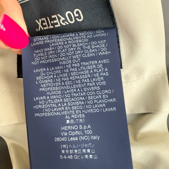 Herno Laminar Gore-tex Lightweight Beige Jacket 46 (Small) - Quiet Luxury, Italy - Picture 14 of 16